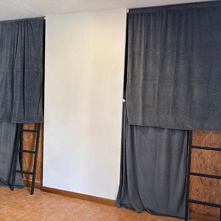 Spanglish Hostel Benidorm Bagian luar foto