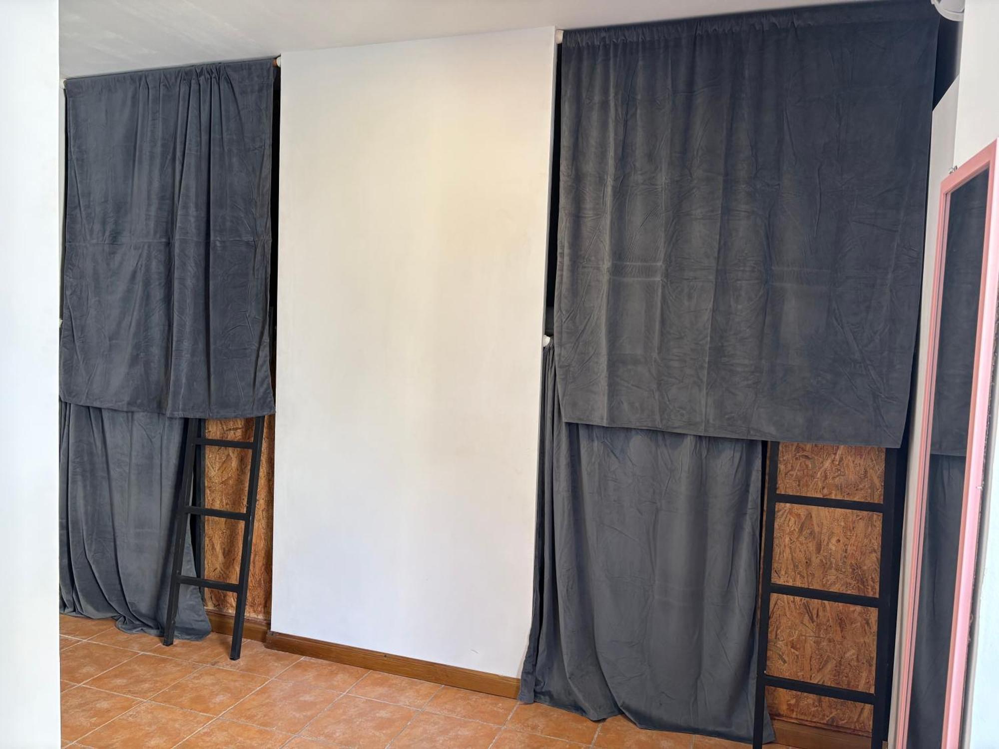 Spanglish Hostel Benidorm Bagian luar foto